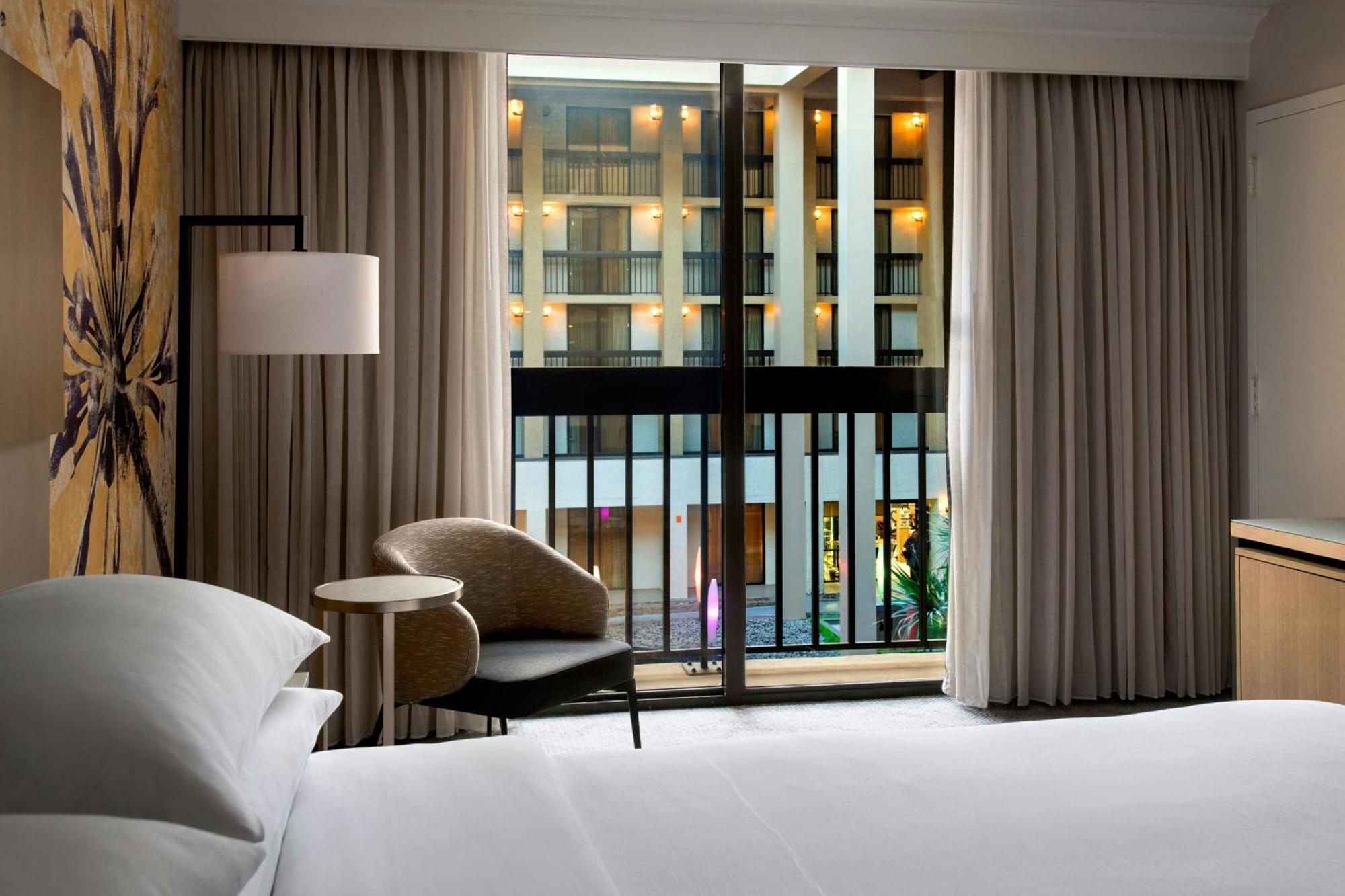 Westchester Marriott Tarrytown Exterior photo
