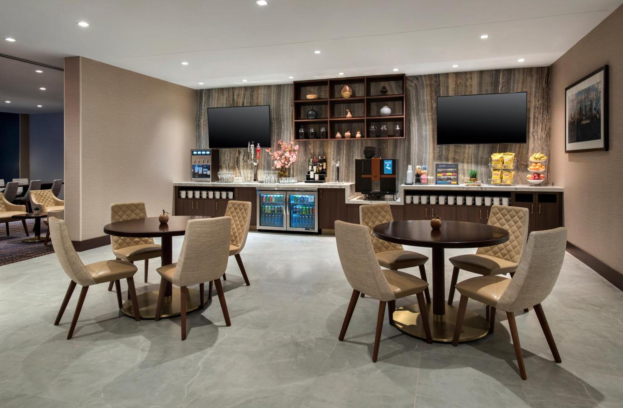 Westchester Marriott Tarrytown Exterior photo
